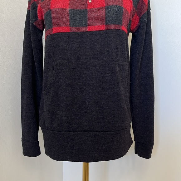 Eclipse Plaid Pullover Sweater - Picture 3 of 3